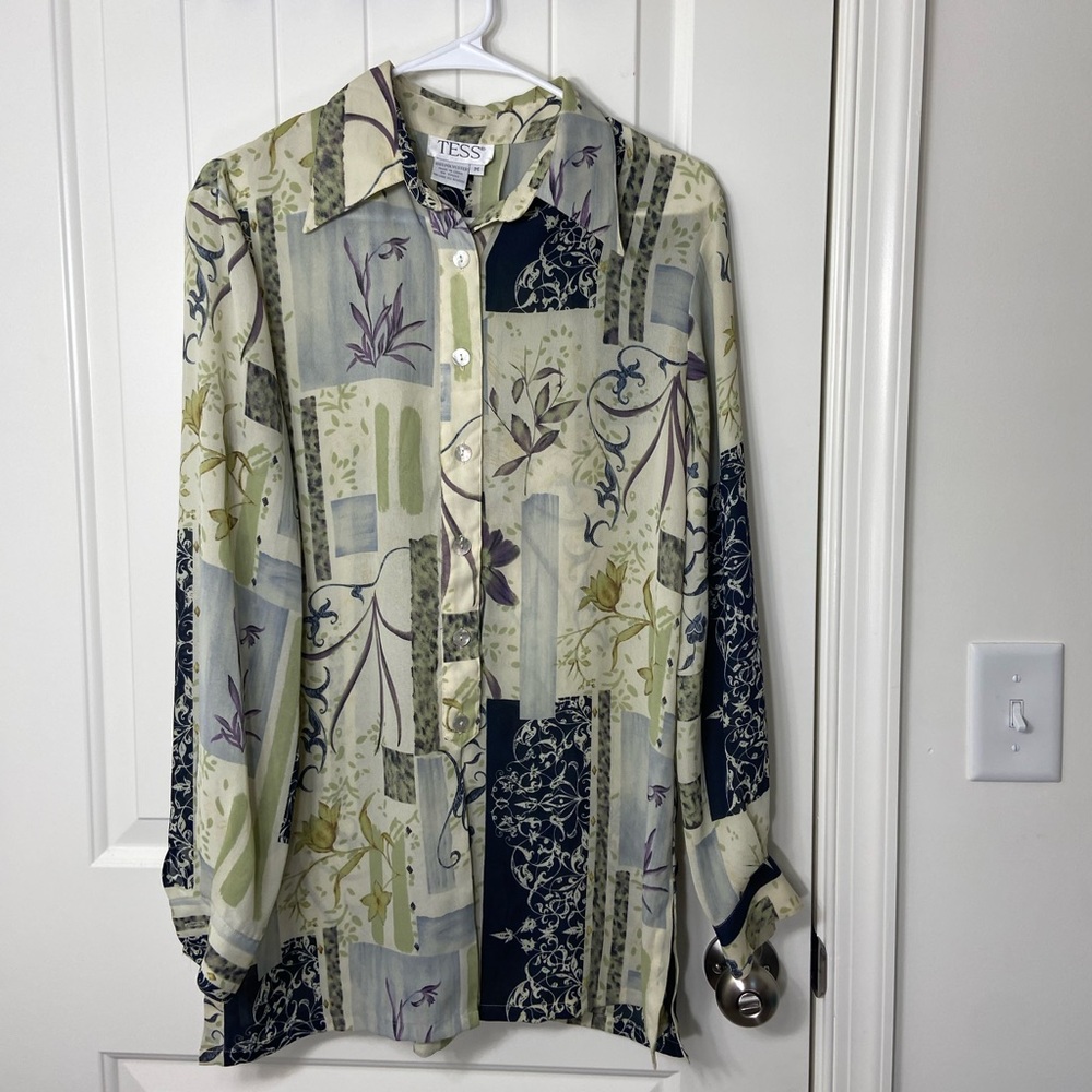 EUC Vintage TESS women’s cream abstract floral full button front shirt medium‎